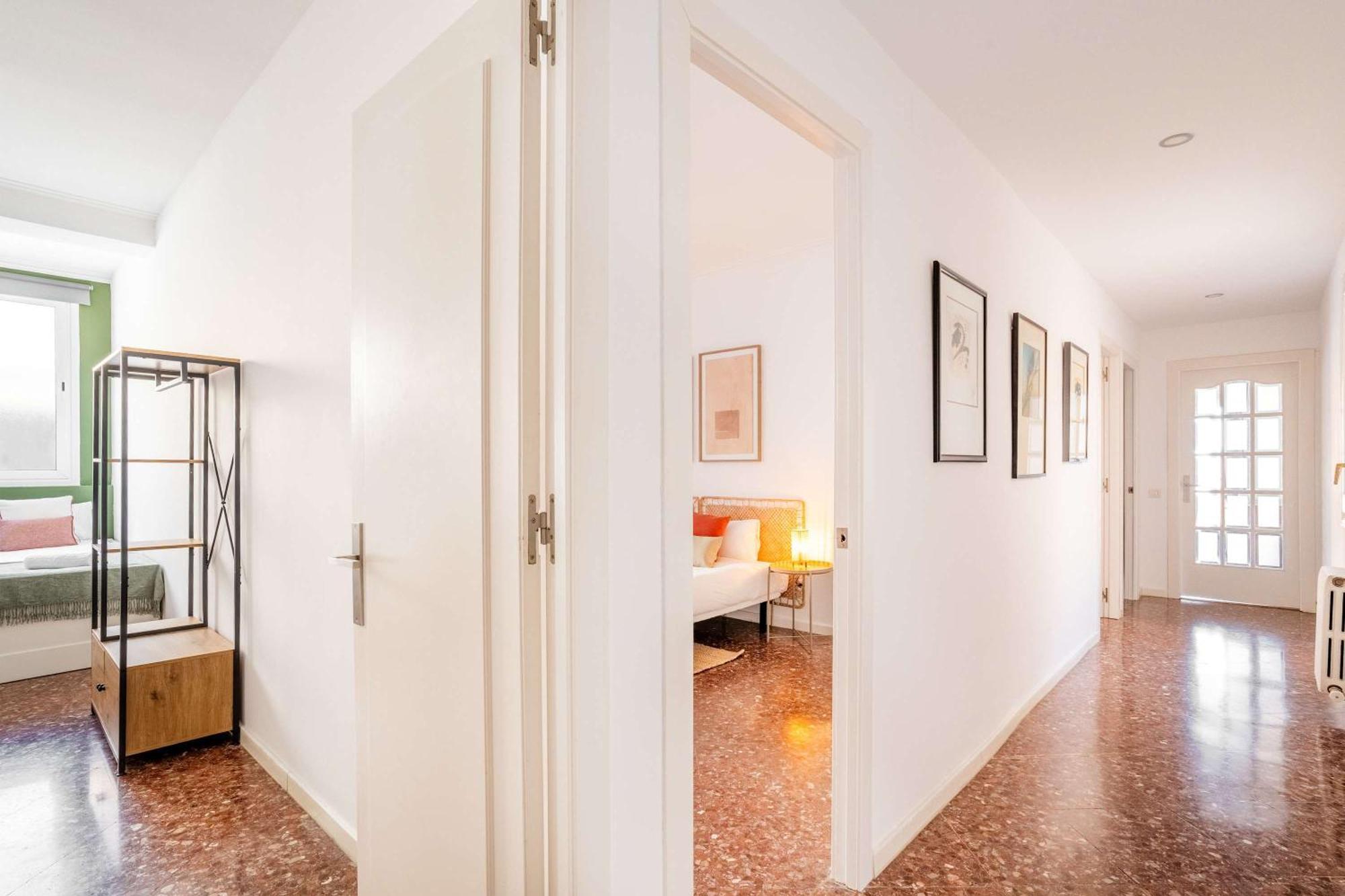 Apartament Big For 15 In The Heart Of Eixample *